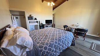 Fort Ross Lodge