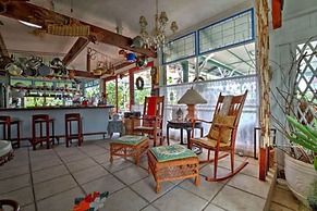 Hale Kawehi B&B Guesthouse