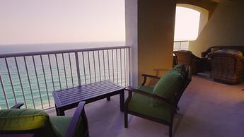 Grand Panama Beach Resort by Emerald View Resorts