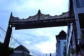 Khuangsingh Residence