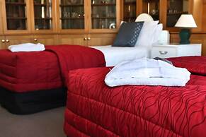 Baywatch Motor Lodge