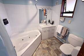 Baywatch Motor Lodge