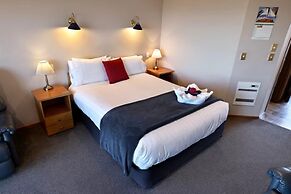 Baywatch Motor Lodge