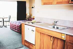 Baywatch Motor Lodge