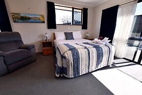 Baywatch Motor Lodge