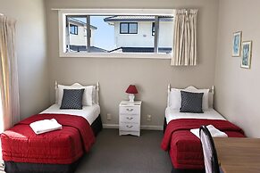 Baywatch Motor Lodge