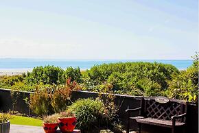 Baywatch Motor Lodge