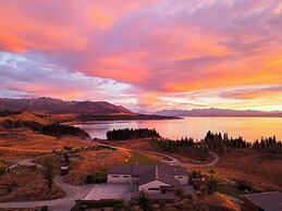 Mt Cook Lakeside Retreat