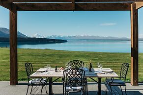 Mt Cook Lakeside Retreat