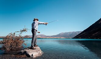Mt Cook Lakeside Retreat