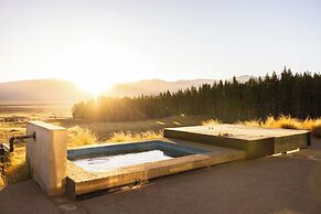 Mt Cook Lakeside Retreat