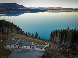 Mt Cook Lakeside Retreat