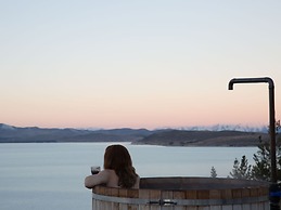 Mt Cook Lakeside Retreat
