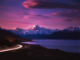 Mt Cook Lakeside Retreat
