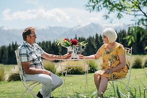 Mt Cook Lakeside Retreat