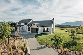Mt Cook Lakeside Retreat