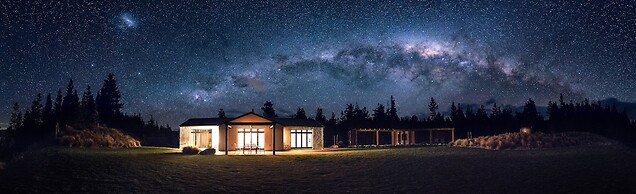 Mt Cook Lakeside Retreat