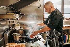 Mt Cook Lakeside Retreat