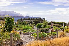 Mt Cook Lakeside Retreat