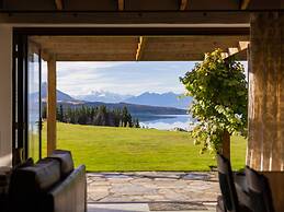 Mt Cook Lakeside Retreat
