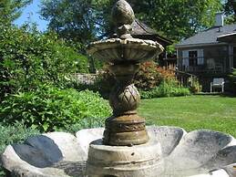 Historic Lyons House