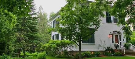 Historic Lyons House