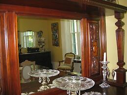 Historic Lyons House