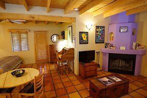 Burch Street Casitas Hotel Taos