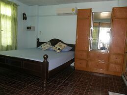 Anchana House by Zuzu