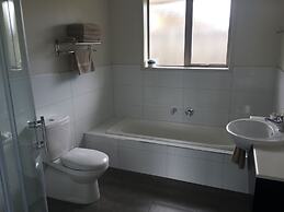 Rolleston Highway Motel