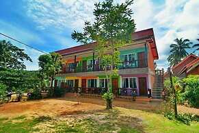 Lanta Emerald Bungalow