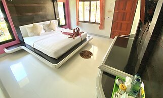 Lanta Emerald Bungalow