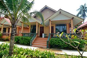 Lanta Emerald Bungalow
