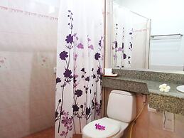 Lanta Il Mare Beach Resort