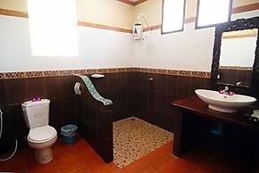 Lanta Il Mare Beach Resort