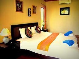 Lanta Il Mare Beach Resort