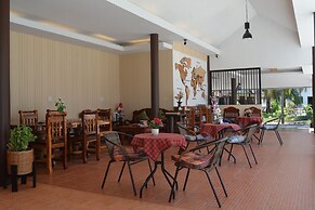 Lanta Il Mare Beach Resort