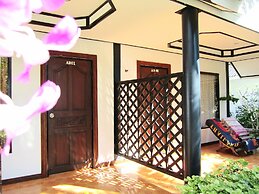 Lanta Il Mare Beach Resort