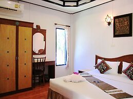 Lanta Il Mare Beach Resort