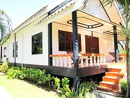 Lanta Il Mare Beach Resort