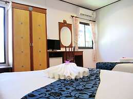 Lanta Il Mare Beach Resort