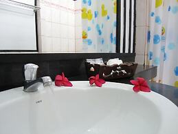 Lanta Il Mare Beach Resort