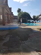 Lanta Paradise Beach Resort