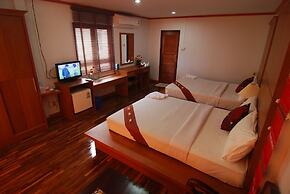 Lanta Paradise Beach Resort