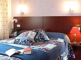 Hôtel CARRER Le Rhien
