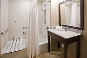 Holiday Inn Express & Suites Willmar by IHG