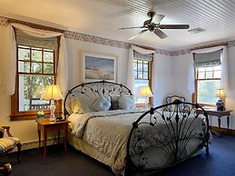 The Palmer House Inn