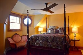 The Palmer House Inn