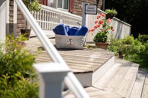 The Palmer House Inn