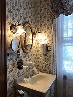 The Palmer House Inn